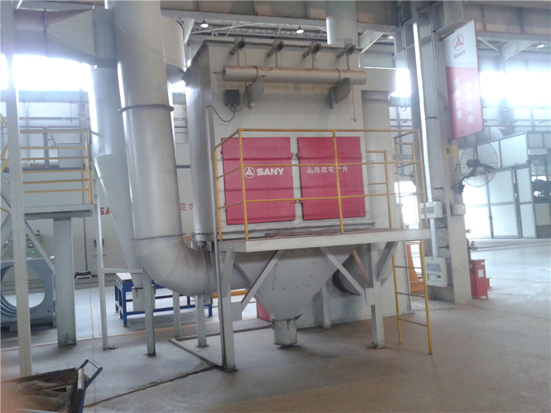 三一重工喷锌现场